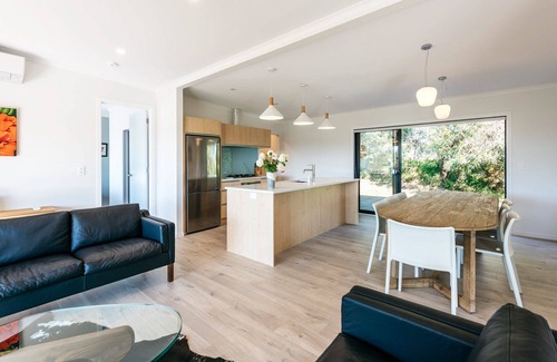 Surfdale Maison | BAIE PUTAKI - VILLA KERERU | Soit mon invité