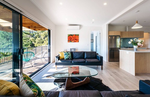 Surfdale Maison | BAIE PUTAKI - VILLA KERERU | Soit mon invité