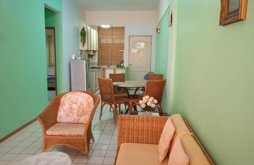 Taman Haji Zainal Appartement | Putri Homestay seaview