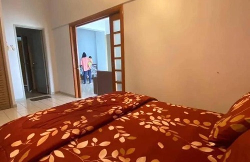 Taman Haji Zainal Appartement | Putri Homestay seaview