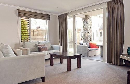 Pauanui Maison | Putt it at Pauanui - Pauanui Holiday Home