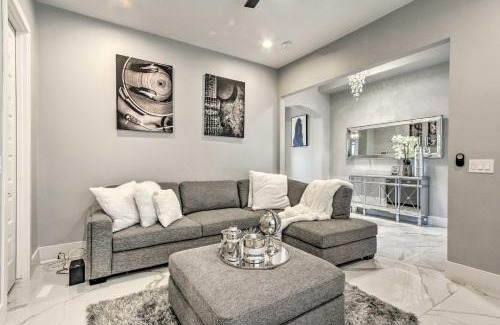Peoria Maison | Putting Green and Gazebo Upscale Peoria Home
