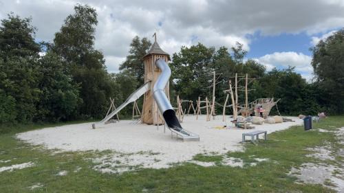Earnewald Appartement | PUUR Eernewoude luxe chalet direct aan open vaarwater gelegen in de Alde Feanen