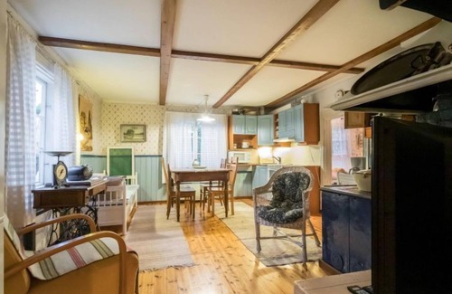 Karjalohja Maison | Puutarhurin mökki by Interhome