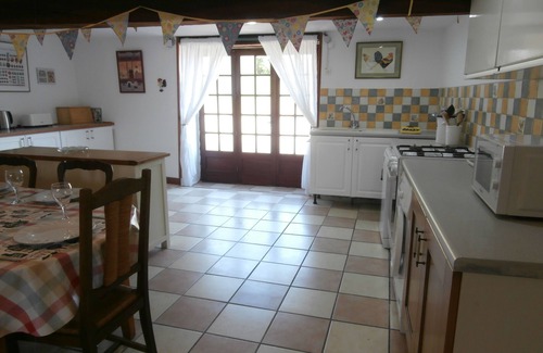 Saint-Pierre-du-Chemin Cottage | Situé dans la belle Vendée, à seulement cinq minutes à pied du village.