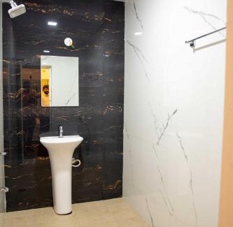 BTM 2nd Stage Hôtel | PVR Suites off Bannerghatta Road