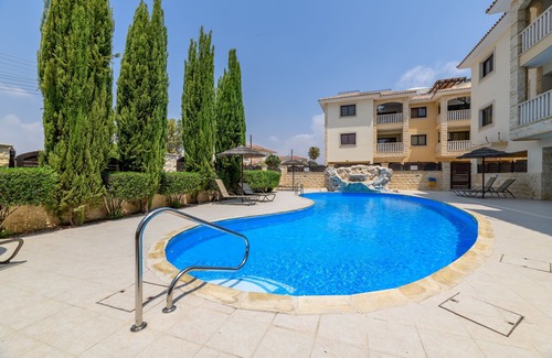 Pyla Appartement | Belle terrasse privée sur le toit surplombant la piscine, la mer et les montagnes