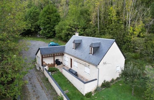 Cadeac Villa | Les Pyrénées, maison 4*, 8 pers, près de St-Lary-Soulan.