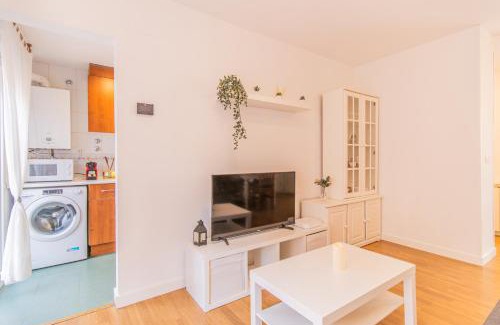 Abena Appartement | Pyrenees Escape with Terrace and BBQ