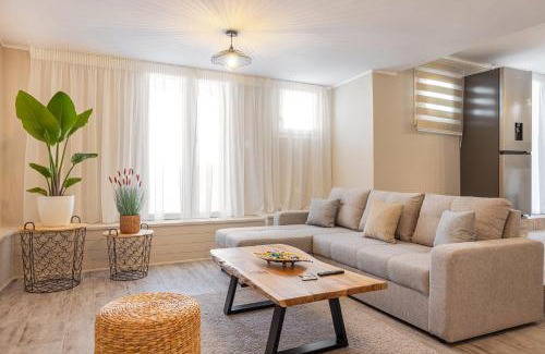 Pythagorion Appartement | Pythagoreio Blue Street Apartment with Terrace