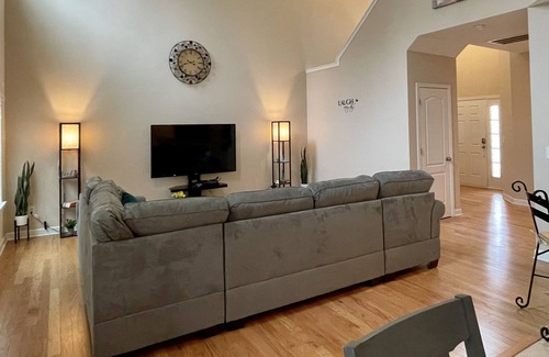Ladson Maison | Q Just Like Home