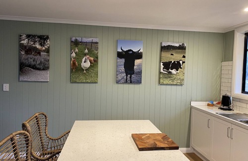 Budgee Budgee Cabine | Q1 on Crestview, Adorable 1 Bedroom Farm Stay Cabin