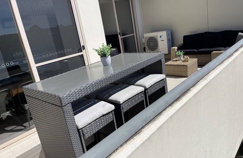 Queanbeyan East Appartement | Qbn Cracker 2B, 2BA, 2 secure carparks