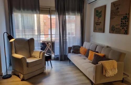 Poble Nou Appartement | QEhome - confort, parking y cargador EV en el centro de Manresa