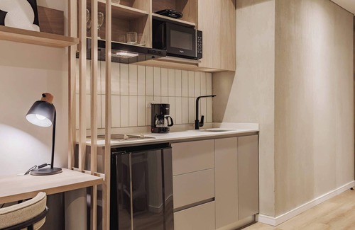 Laureles Appartement | Quadrato | Laureles Studio, w/AC, Balcony, WIFI