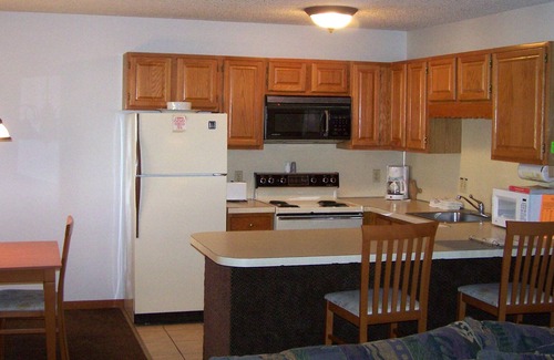 Drums Copropriété | Quail Hollow Village 2br suite Saturday check-ins