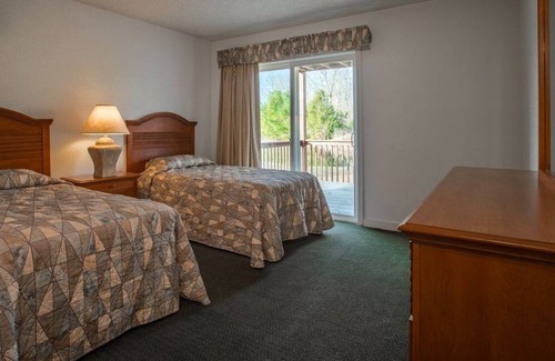 Drums Copropriété | Quail Hollow Village 2br suite Saturday check-ins