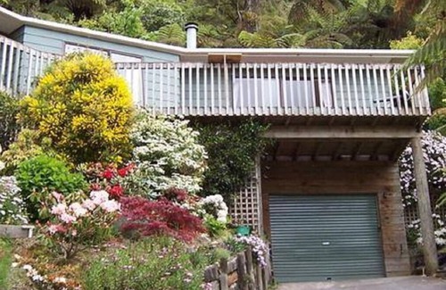 Lake Tarawera Maison | Profitez de belles vues sur le lac et de nombreuses activités de plein air à votre porte