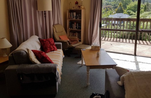 Lake Tarawera Maison | Profitez de belles vues sur le lac et de nombreuses activités de plein air à votre porte