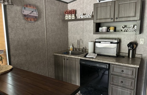 Mineral Wells Maison | Quaint 1 Bedroom 1 Bath Home on 65 acre ranch.