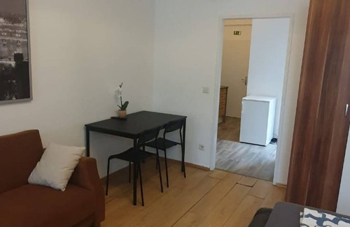 Simmering Appartement | Quaint 1BR in Simmering -Well-suited for Longstays