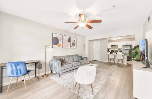 Pleasant Valley Appartement | Quaint 2BR King Suite w Gym&Pool close to DT