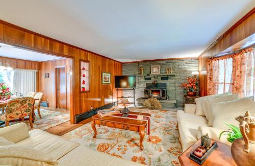 Callicoon Center Maison | Quaint Abode with Fire Pit 9 Mi to Fly Fishing!