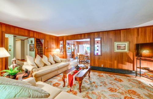 Callicoon Center Maison | Quaint Abode with Fire Pit 9 Mi to Fly Fishing!
