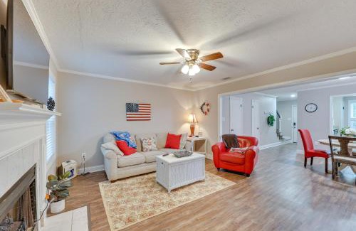 Summerville Maison | Quaint Augusta Townhome 3 Mi to the Masters!