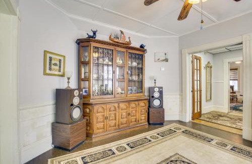 Beverly Maison | Quaint Beverly Townhome Walk to Beach and Downtown!