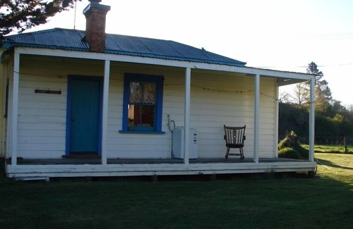 Ngatimoti Cottage | Cottage de caractère pittoresque sur une ferme en activité, Running Sheep & Beef.