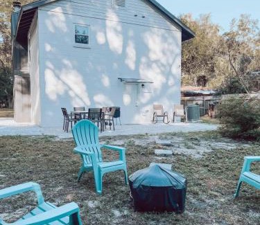 Gainesville Maison | Quaint Cottage by UF & Shands - Pet-Friendly Long Stays