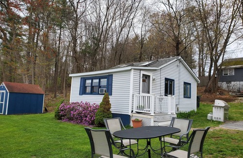 Dracut Cottage | Cottage pittoresque à droite sur Long Pond à Dracut Massachsettes. Vue sur le lac,