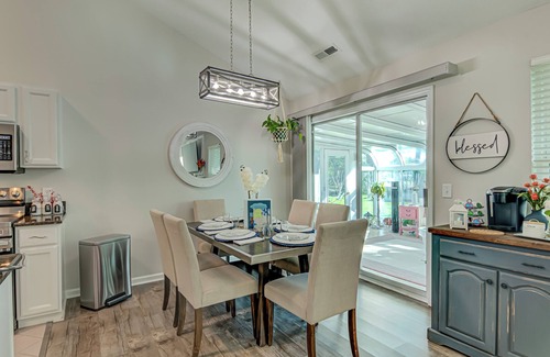 Wilmington Maison | Quaint, Cozy, Very Clean & Close to the BEACH 3 bedroom home w/ sunroom & office