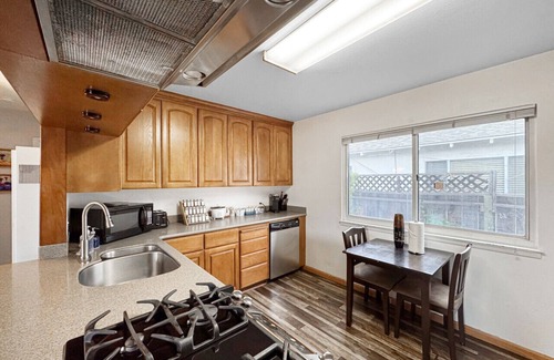 Mountain View Maison | Quaint, cute two bedroom home