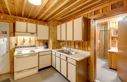 De Borgia Cabine | Quaint DeBorgia Retreat: Black Diamond Guest Ranch
