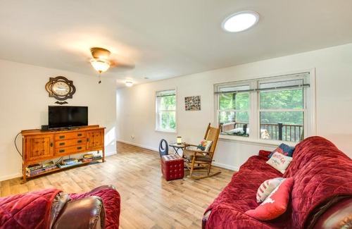 Elysburg Maison | Quaint Elysburg Cottage Walk to Knoebels Resort!
