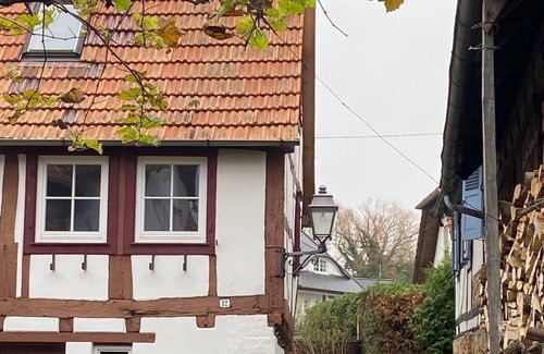 Schweigen-Rechtenbach Maison | Quaint half-timbered house Rosa