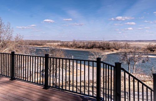 Atchison Maison | Quaint house on the bluffs overlooking the scenic Missouri River.