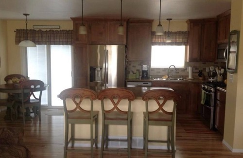 Windsor Maison | Quaint house within walking distance of Downtown Windsor and Windsor Lake.
