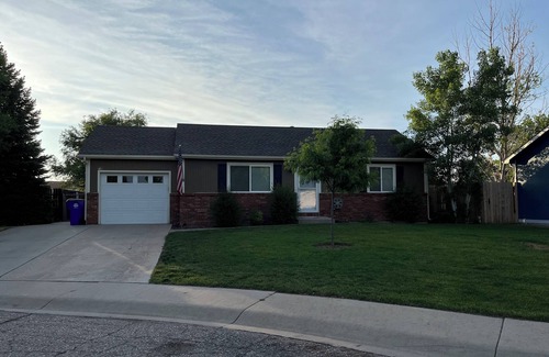 Windsor Maison | Quaint house within walking distance of Downtown Windsor and Windsor Lake.