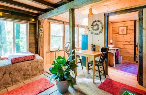 Middleburgh Cabine | Quaint Lakeside Cabin