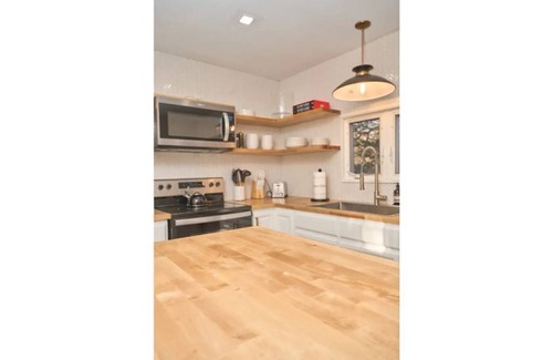 Johnsonburg Maison | Quaint, Off Grid Lakefront Cabin on 200 private Acres
