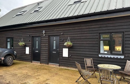 Wooburn Moor Cottage | Quaint One-Bedroom Cottage in Serene Hedsor