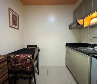 Legazpi Village Appartement | Quaint Roces Studio