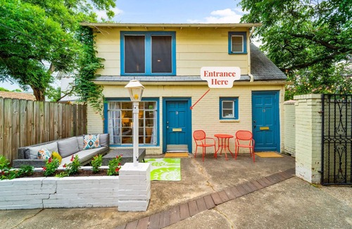 Clarksville Maison | Quaint Tree-Lined Studio in Historic Enfield