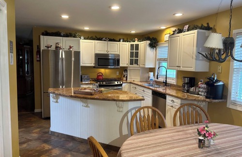 Ellicottville Maison | Qualité avec toutes les commodités! Hot Tub Great Reviews!Emplacement!NETTOYER! Lits confortables
