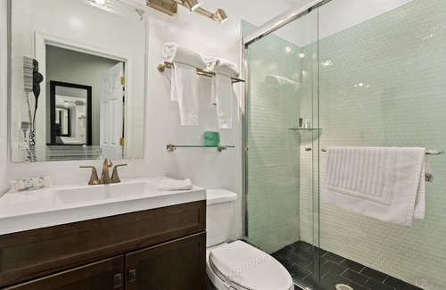 Midtown Village Hôtel | Quality Inn Center City