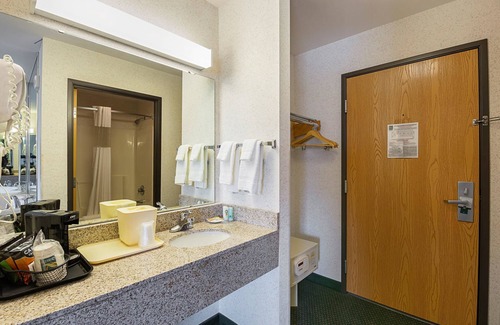 Belmont Hôtel | Quality Inn & Suites Belmont Route 151