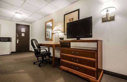 Port Crane Hôtel | Quality Inn & Suites Binghamton Vestal
